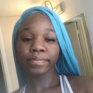 Meet your Posher, Deondra